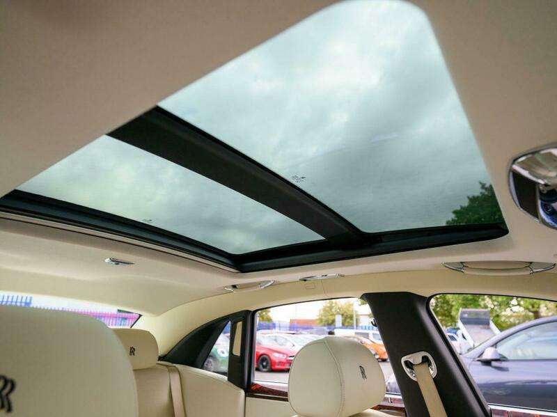 2012 ROLLS-ROYCE GHOST 2012 ROLLS-ROYCE GHOST