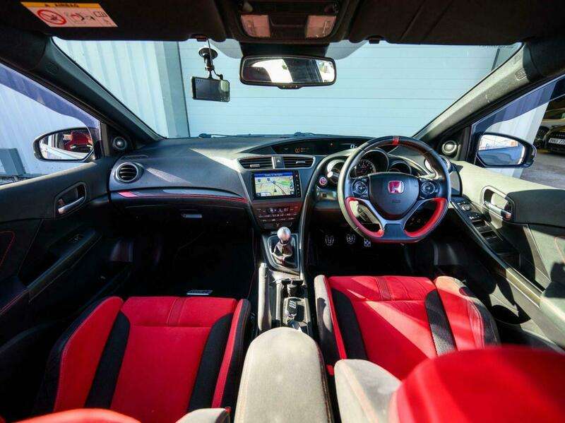 A 2016 HONDA CIVIC I-VTEC TYPE R GT A 2016 HONDA CIVIC I-VTEC TYPE R GT