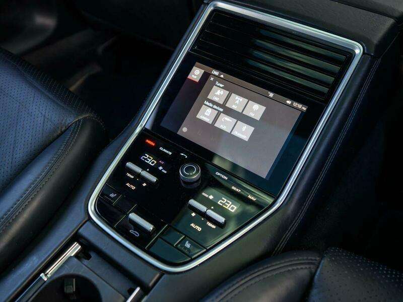 2018 PORSCHE PANAMERA 2018 PORSCHE PANAMERA