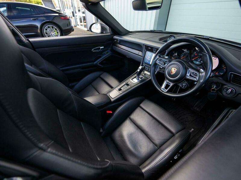 A 2017 PORSCHE 911 3.0T 991 4 GTS Targa 2dr Petrol PDK 4WD Euro 6 (s/s) (450 ps) A 2017 PORSCHE 911 3.0T 991 4 GTS Targa 2dr Petrol PDK 4WD Euro 6 (s/s) (450 ps)