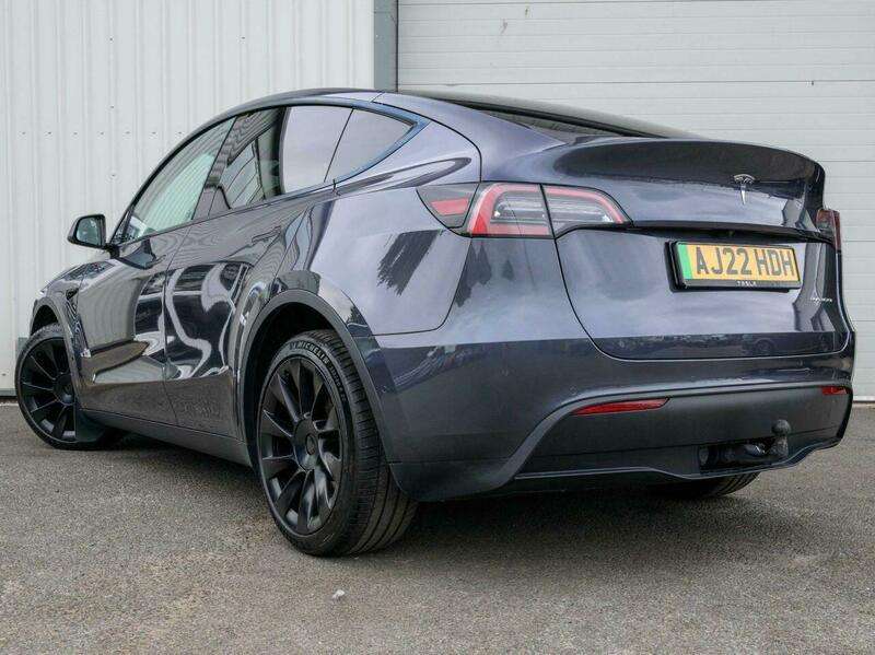 A 2022 TESLA MODEL Y (Dual Motor) Long Range SUV 5dr Electric Auto 4WDE (384 bhp) A 2022 TESLA MODEL Y (Dual Motor) Long Range SUV 5dr Electric Auto 4WDE (384 bhp)