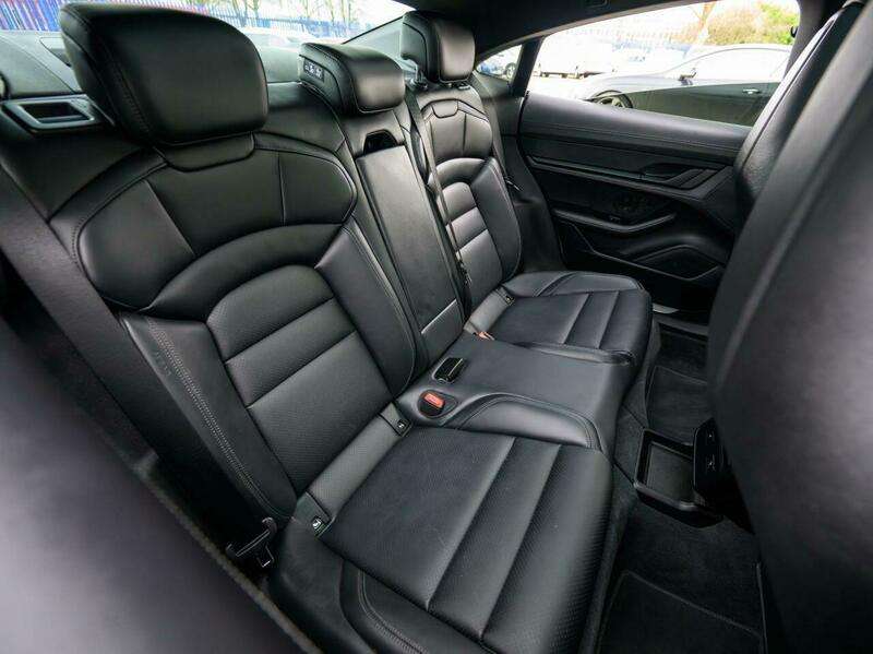 2022 PORSCHE TAYCAN 2022 PORSCHE TAYCAN