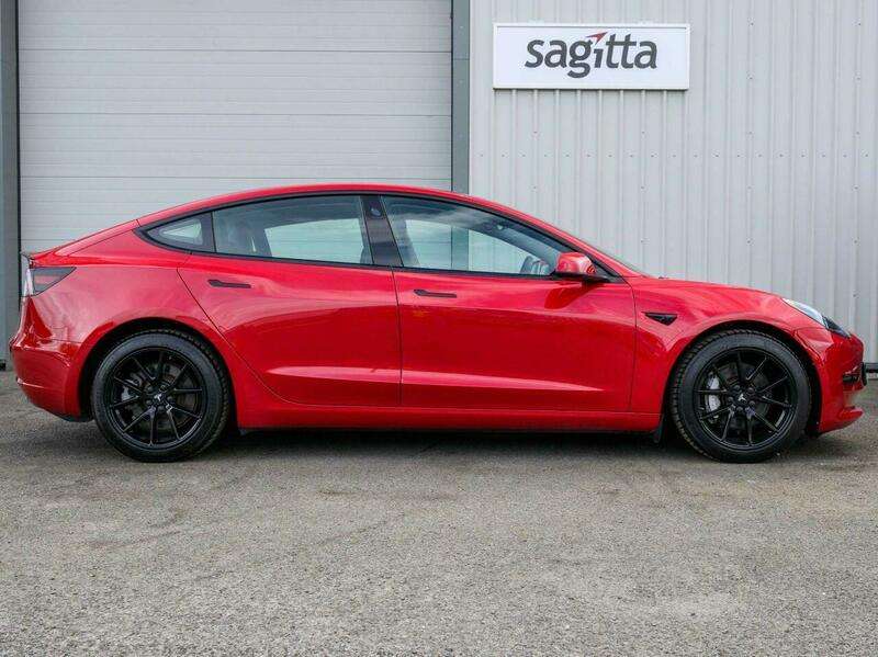 A 2021 TESLA MODEL 3 Standard Range Plus Saloon 4dr Electric Auto RWD (241 bhp) A 2021 TESLA MODEL 3 Standard Range Plus Saloon 4dr Electric Auto RWD (241 bhp)