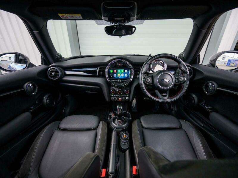 A 2018 MINI MINI JOHN COOPER WORKS A 2018 MINI MINI JOHN COOPER WORKS