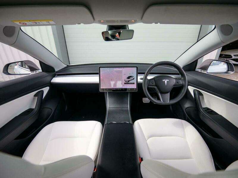 A 2019 TESLA MODEL 3 (Dual Motor) Performance Saloon 4dr Electric Auto 4WDE (Performance Upgrade) (449 bhp) A 2019 TESLA MODEL 3 (Dual Motor) Performance Saloon 4dr Electric Auto 4WDE (Performance Upgrade) (449 bhp)