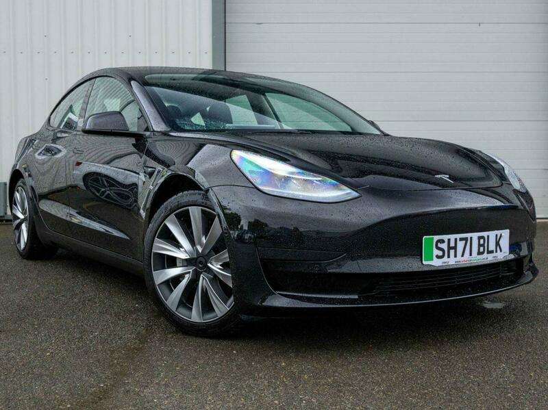 A 2021 TESLA MODEL 3 Standard Range Plus Saloon 4dr Electric Auto RWD (241 bhp) A 2021 TESLA MODEL 3 Standard Range Plus Saloon 4dr Electric Auto RWD (241 bhp)