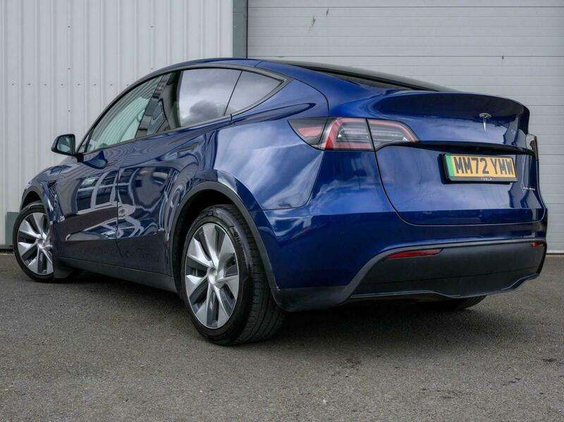 A 2022 TESLA MODEL Y SUV 5dr Electric Auto RWD (346 ps) A 2022 TESLA MODEL Y SUV 5dr Electric Auto RWD (346 ps)