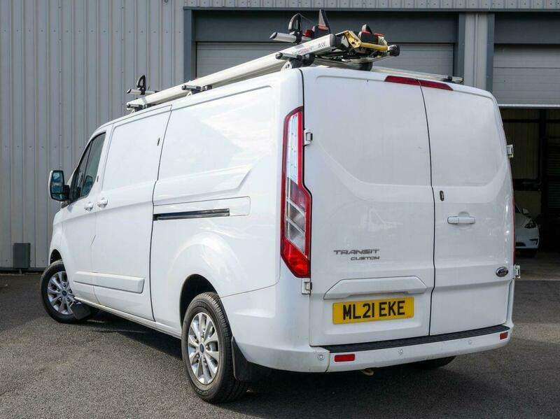 A 2021 FORD TRANSIT CUSTOM 2.0 300 EcoBlue Limited Panel Van 5dr Diesel Manual L2 H1 Euro 6 (s/s) (130 ps) A 2021 FORD TRANSIT CUSTOM 2.0 300 EcoBlue Limited Panel Van 5dr Diesel Manual L2 H1 Euro 6 (s/s) (130 ps)