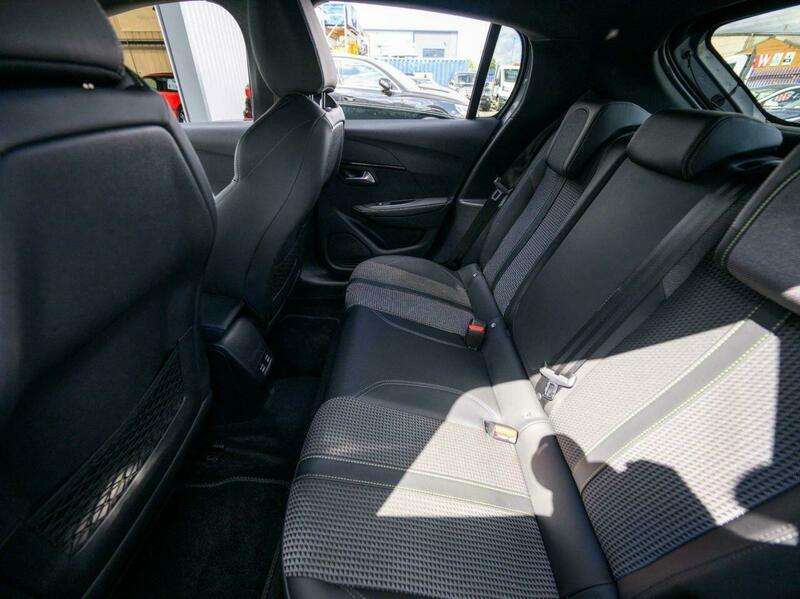 2021 PEUGEOT 208 2021 PEUGEOT 208