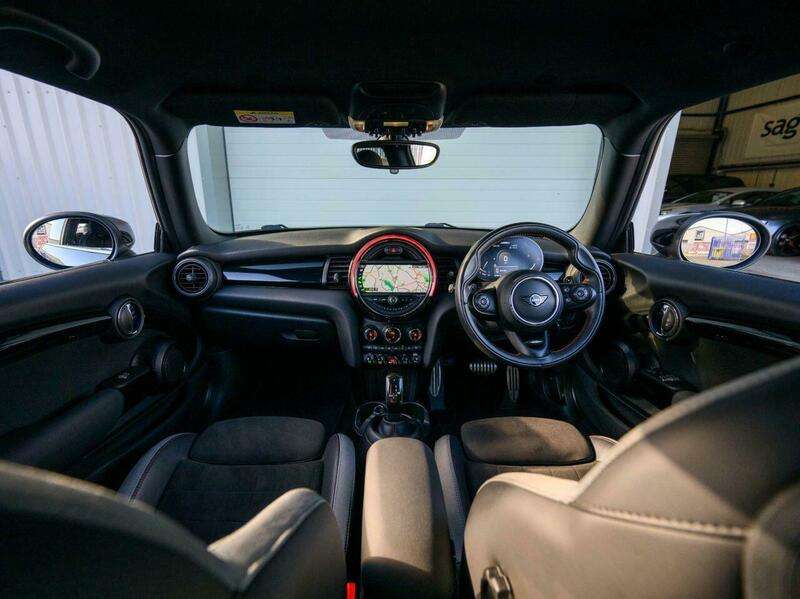 A 2021 MINI HATCH 2.0 John Cooper Works Hatchback 3dr Petrol Steptronic Euro 6 (s/s) (231 ps) A 2021 MINI HATCH 2.0 John Cooper Works Hatchback 3dr Petrol Steptronic Euro 6 (s/s) (231 ps)