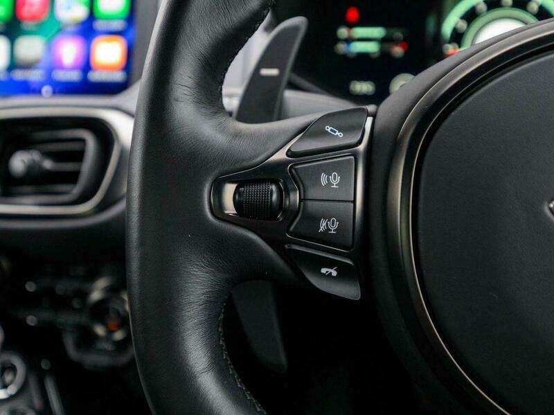 null ASTON MARTIN VANTAGE null ASTON MARTIN VANTAGE