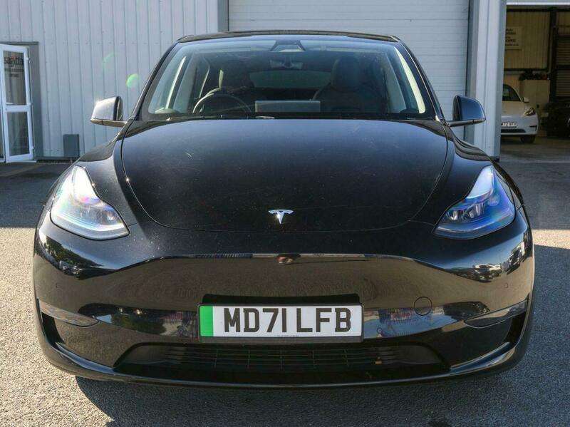 A 2022 TESLA MODEL Y (Dual Motor) Long Range SUV 5dr Electric Auto 4WDE (384 bhp) A 2022 TESLA MODEL Y (Dual Motor) Long Range SUV 5dr Electric Auto 4WDE (384 bhp)