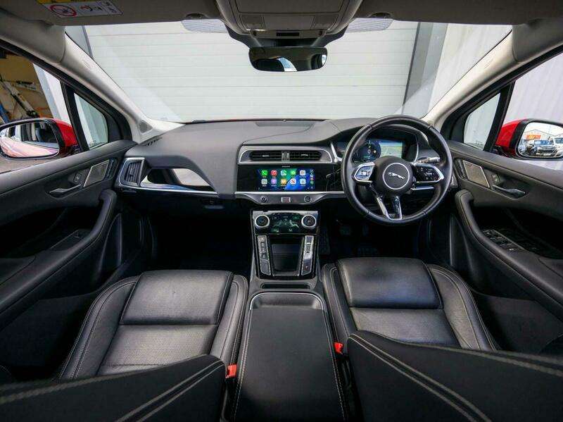 A 2019 JAGUAR I-PACE 400 90kWh SE SUV 5dr Electric Auto 4WD (400 ps) A 2019 JAGUAR I-PACE 400 90kWh SE SUV 5dr Electric Auto 4WD (400 ps)
