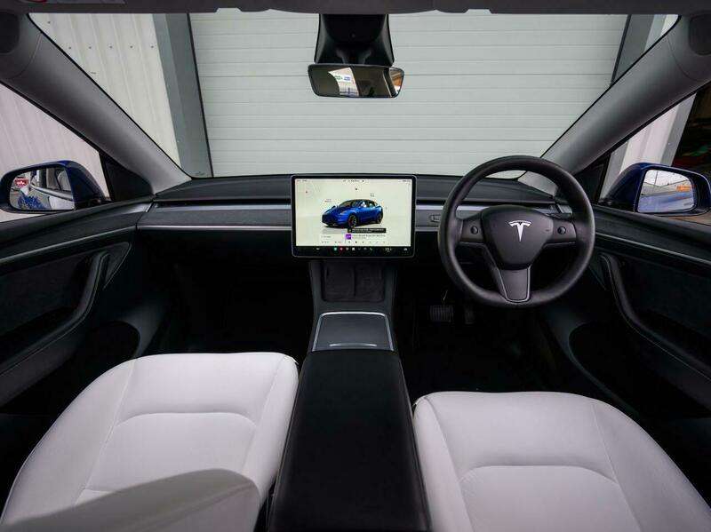 A 2022 TESLA MODEL Y (Dual Motor) Long Range SUV 5dr Electric Auto 4WDE (384 bhp) A 2022 TESLA MODEL Y (Dual Motor) Long Range SUV 5dr Electric Auto 4WDE (384 bhp)