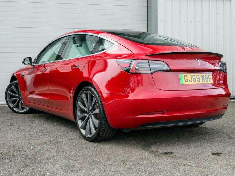 A 2019 TESLA MODEL 3 (Dual Motor) Performance Saloon 4dr Electric Auto 4WDE (Performance Upgrade) (449 bhp) A 2019 TESLA MODEL 3 (Dual Motor) Performance Saloon 4dr Electric Auto 4WDE (Performance Upgrade) (449 bhp)