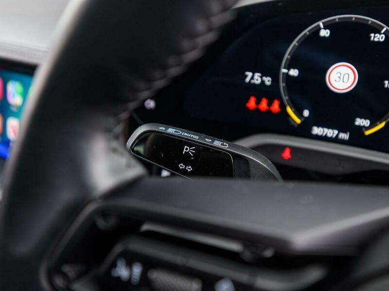 2022 PORSCHE TAYCAN 2022 PORSCHE TAYCAN