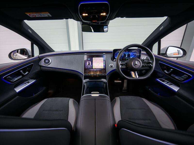 A 2024 MERCEDES-BENZ E CLASS EQE 300 89kWh AMG Line (Premium) Saloon 4dr Electric Auto (245 ps) A 2024 MERCEDES-BENZ E CLASS EQE 300 89kWh AMG Line (Premium) Saloon 4dr Electric Auto (245 ps)
