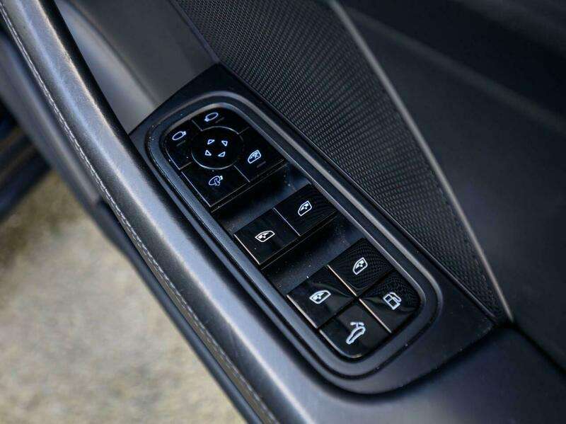 2018 PORSCHE PANAMERA 2018 PORSCHE PANAMERA