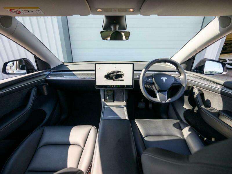 A 2022 TESLA MODEL Y (Dual Motor) Long Range SUV 5dr Electric Auto 4WDE (384 bhp) A 2022 TESLA MODEL Y (Dual Motor) Long Range SUV 5dr Electric Auto 4WDE (384 bhp)