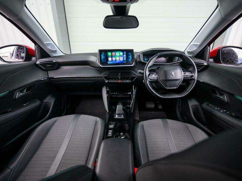 A 2020 PEUGEOT 208 50kWh Allure Hatchback 5dr Electric Auto (136 ps) A 2020 PEUGEOT 208 50kWh Allure Hatchback 5dr Electric Auto (136 ps)