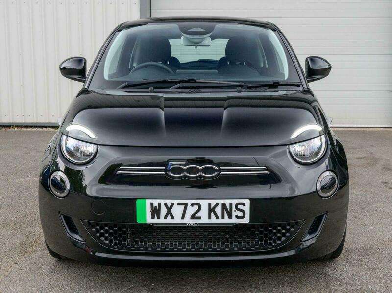 A 2022 FIAT 500 42kWh Icon Hatchback 3dr Electric Auto (118 ps) A 2022 FIAT 500 42kWh Icon Hatchback 3dr Electric Auto (118 ps)