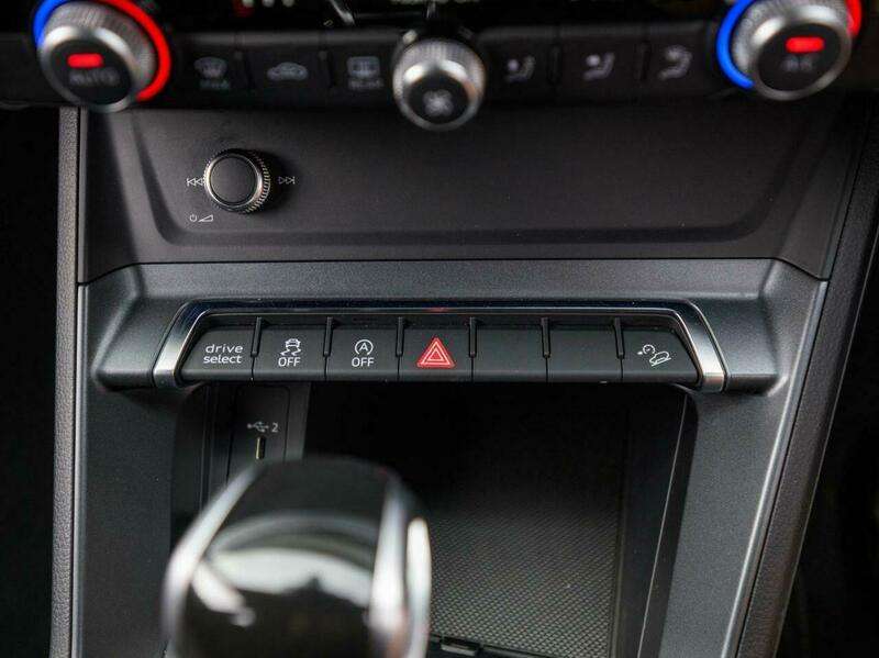 2019 AUDI Q3 2019 AUDI Q3