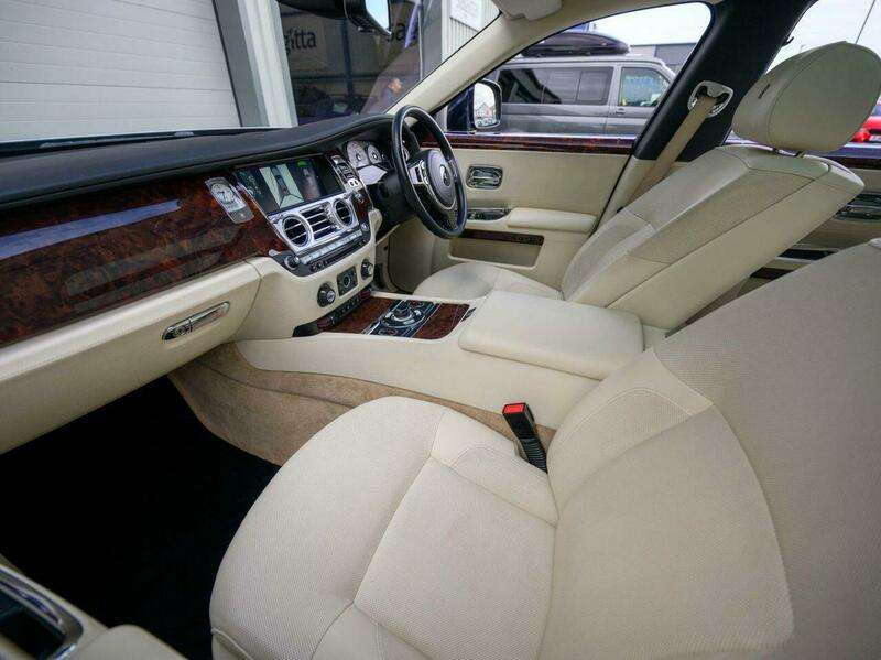 2012 ROLLS-ROYCE GHOST 2012 ROLLS-ROYCE GHOST