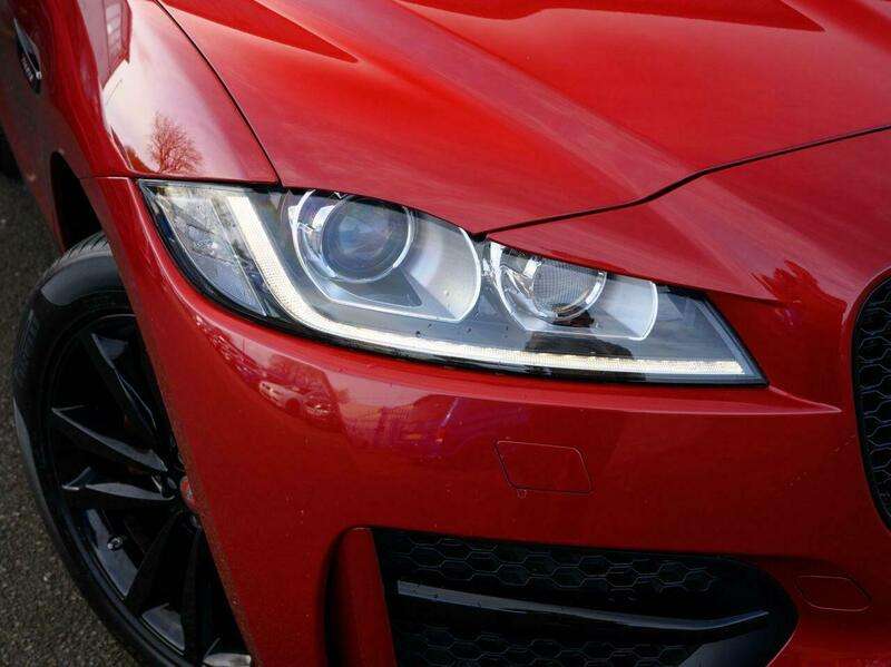 2017 JAGUAR F-PACE 2017 JAGUAR F-PACE