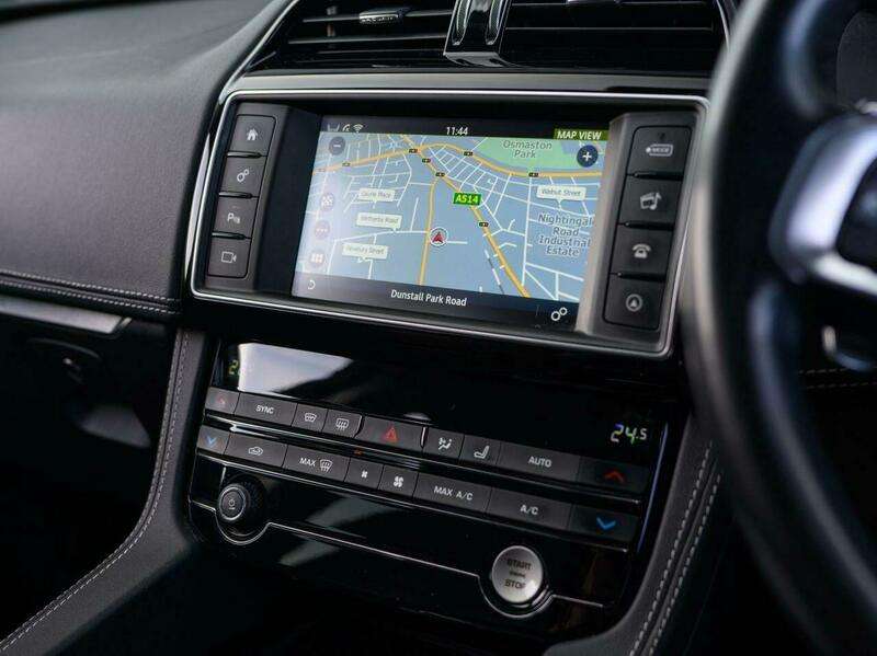 2017 JAGUAR F-PACE 2017 JAGUAR F-PACE