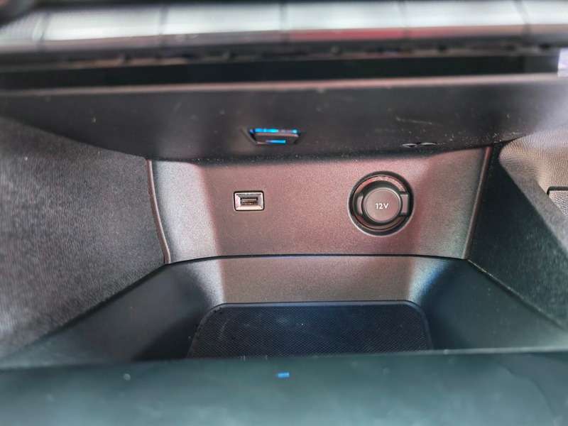 2017 PEUGEOT 3008 2017 PEUGEOT 3008
