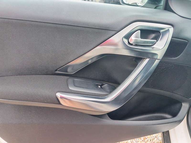 2018 PEUGEOT 2008 2018 PEUGEOT 2008