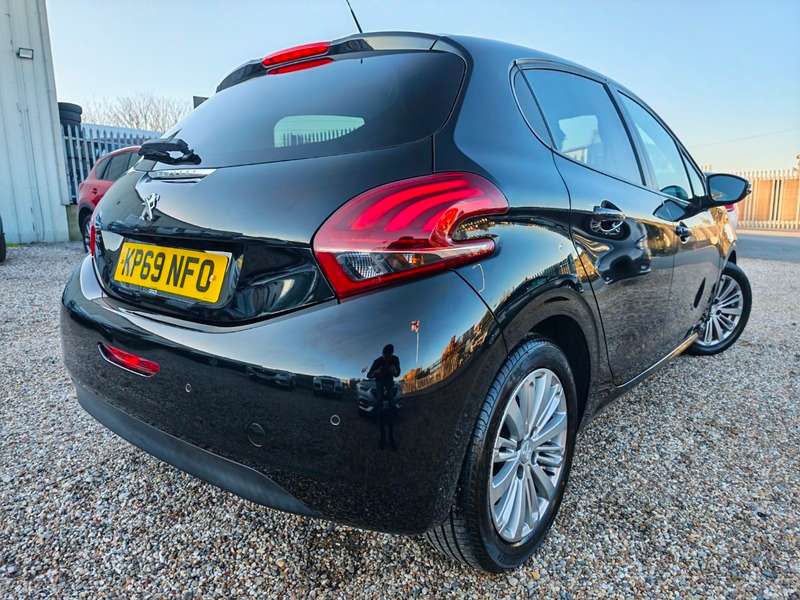 2019 PEUGEOT 208 2019 PEUGEOT 208