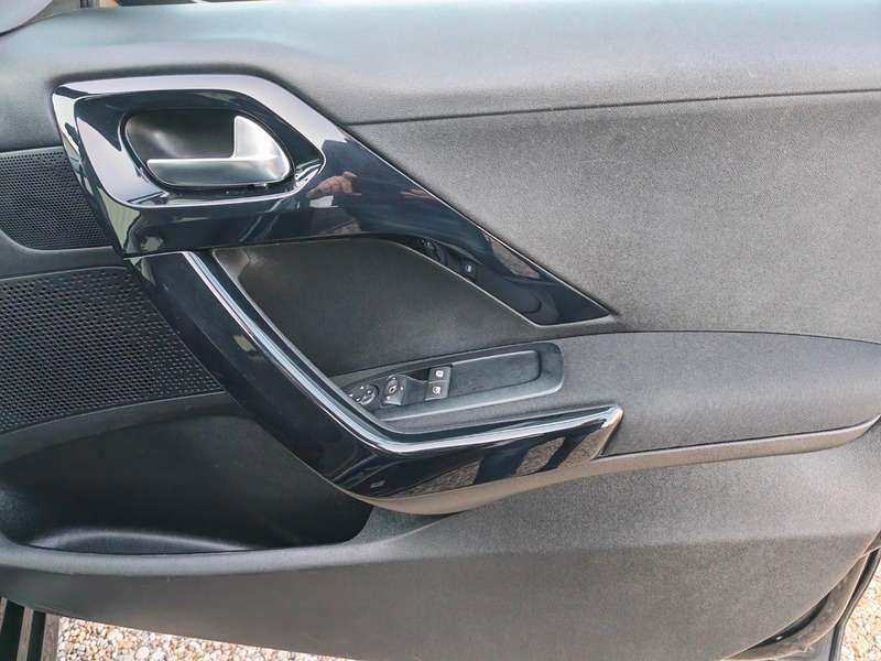 2019 PEUGEOT 208 2019 PEUGEOT 208