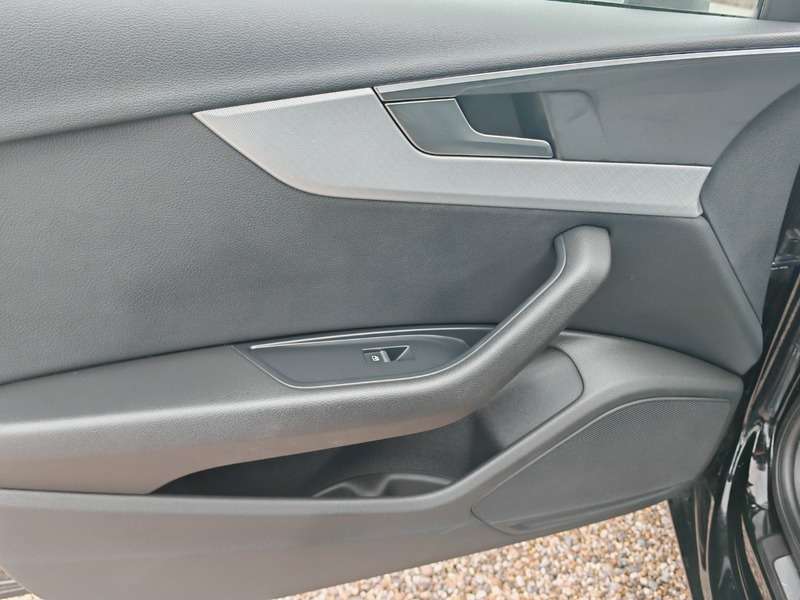 2017 AUDI A4 2017 AUDI A4