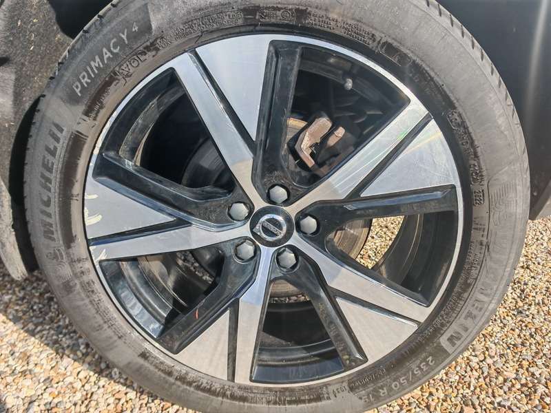 2021 VOLVO XC40 2021 VOLVO XC40