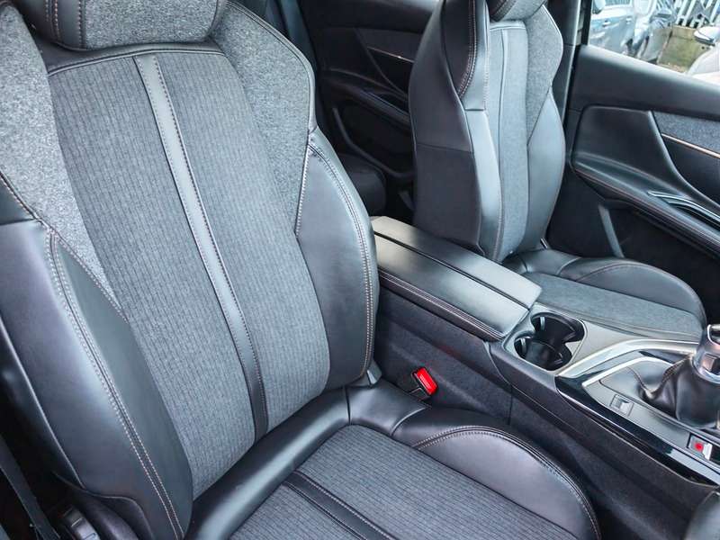 2017 PEUGEOT 3008 2017 PEUGEOT 3008