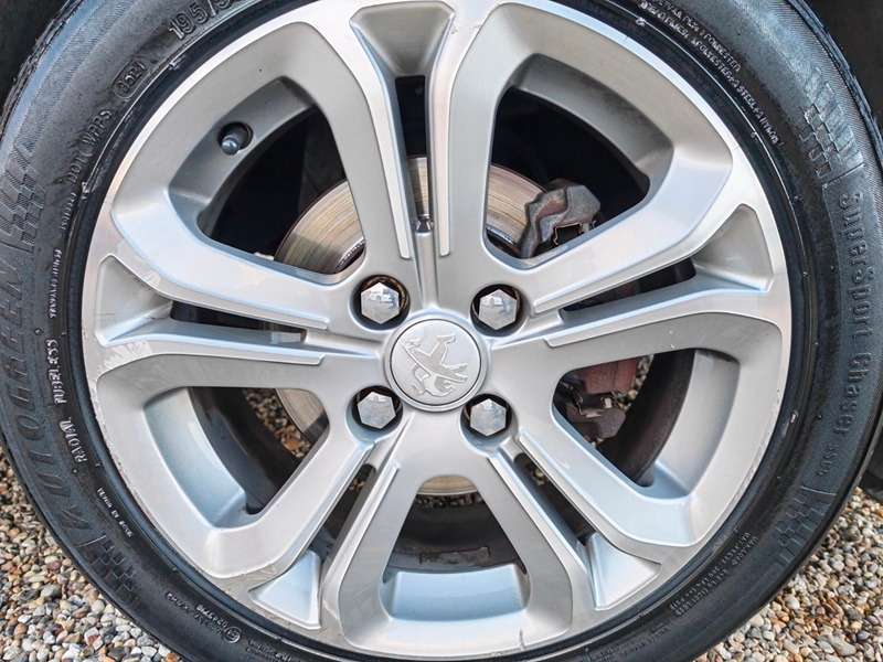 2012 PEUGEOT 208 2012 PEUGEOT 208