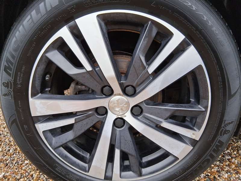 2017 PEUGEOT 3008 2017 PEUGEOT 3008