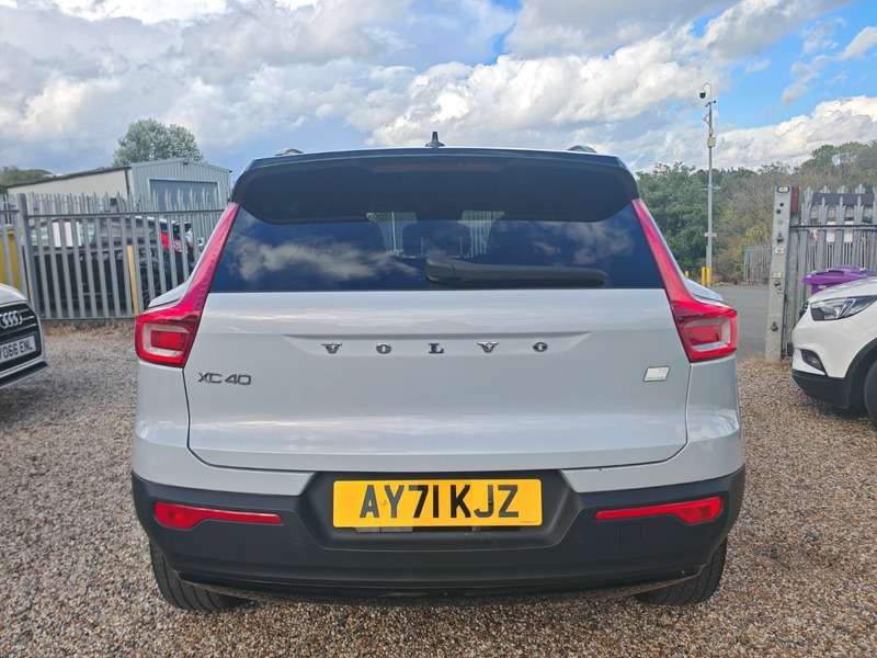 2021 VOLVO XC40 2021 VOLVO XC40