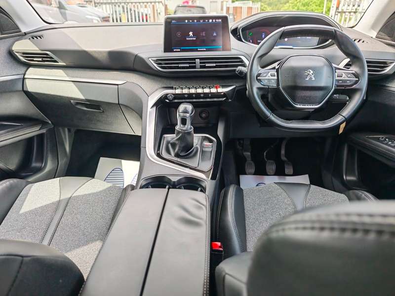 2017 PEUGEOT 3008 2017 PEUGEOT 3008