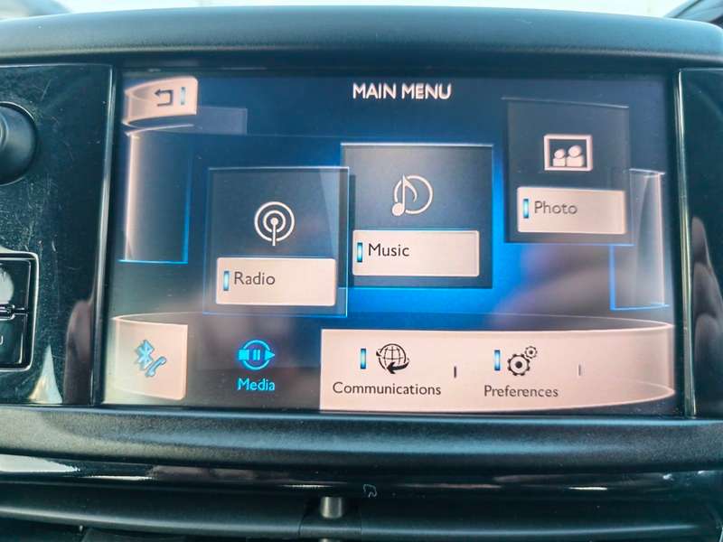 2012 PEUGEOT 208 2012 PEUGEOT 208