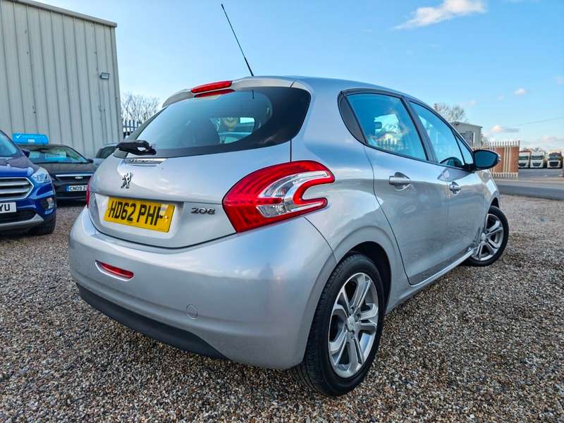 2012 PEUGEOT 208 2012 PEUGEOT 208
