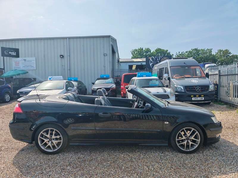 A 2004 SAAB 9-3 T AERO A 2004 SAAB 9-3 T AERO