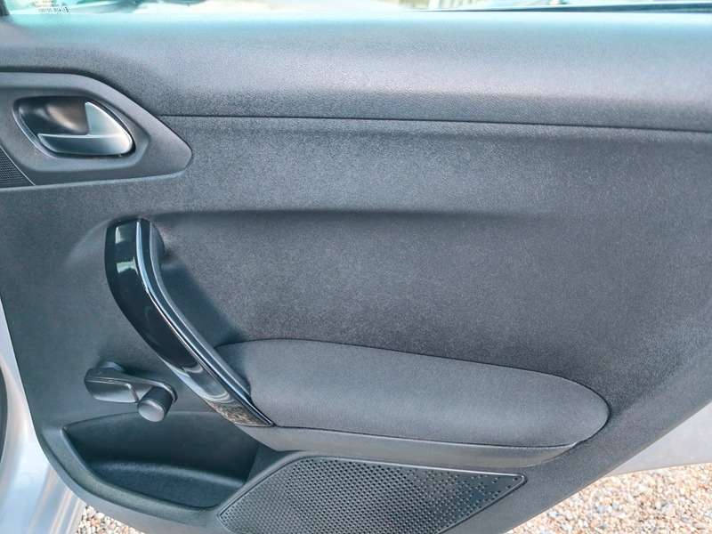 2012 PEUGEOT 208 2012 PEUGEOT 208