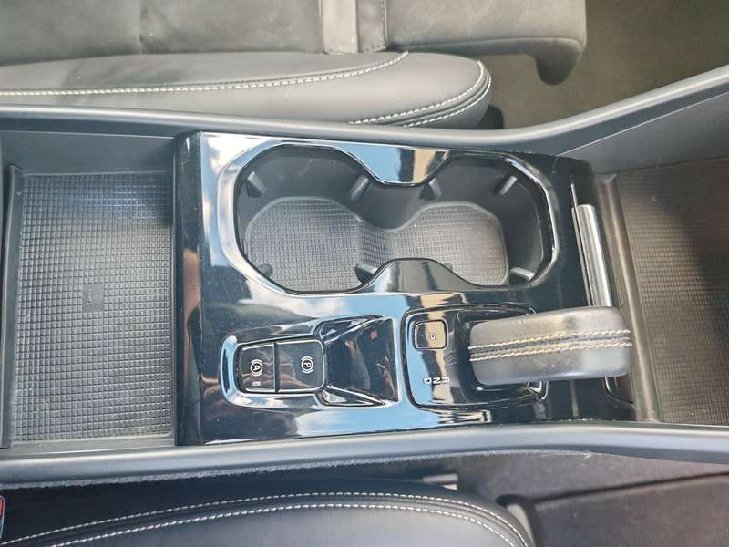 2021 VOLVO XC40 2021 VOLVO XC40