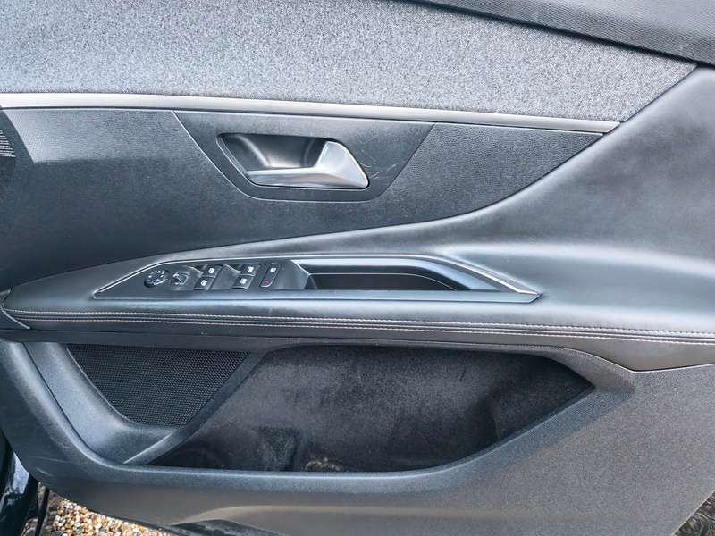 2017 PEUGEOT 3008 2017 PEUGEOT 3008