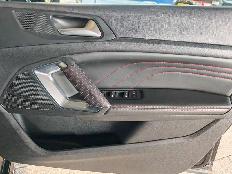 2015 PEUGEOT 308 2015 PEUGEOT 308