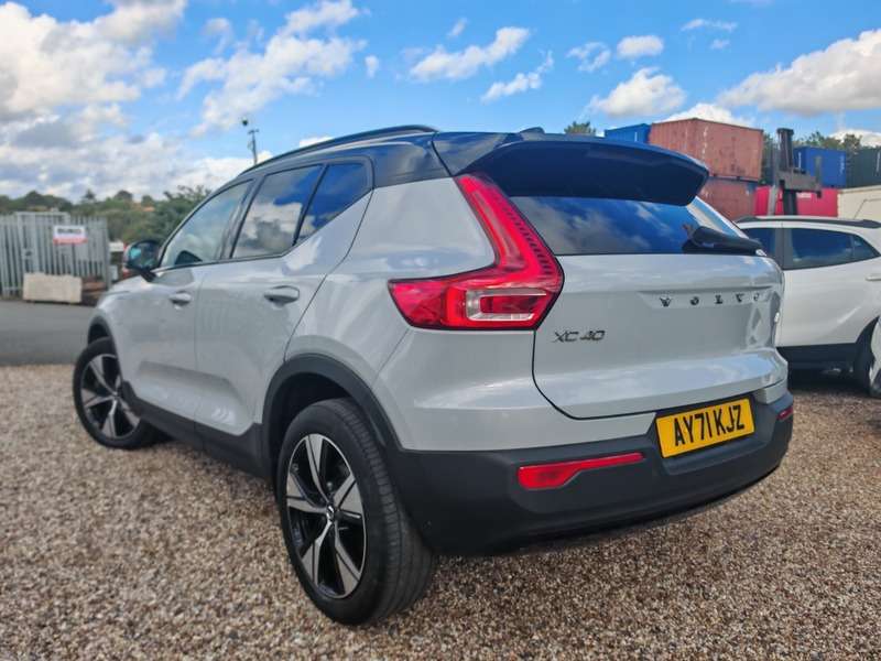 2021 VOLVO XC40 2021 VOLVO XC40