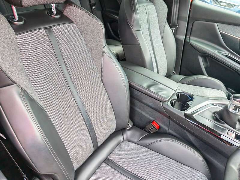 2017 PEUGEOT 3008 2017 PEUGEOT 3008