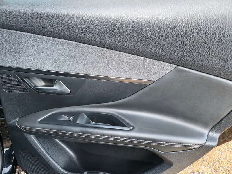 2017 PEUGEOT 3008 2017 PEUGEOT 3008